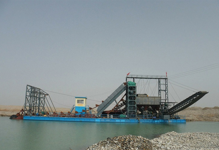 Large bucket panning boat (suitable for soft ore body) for export